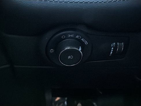 Used 2022 Dodge Durango GT image 38