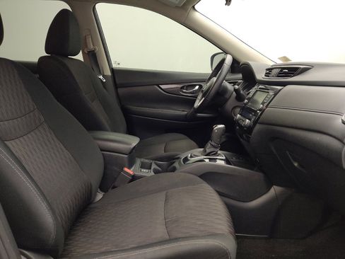 Used 2019 Nissan Rogue SV w/ Premium Package image 21