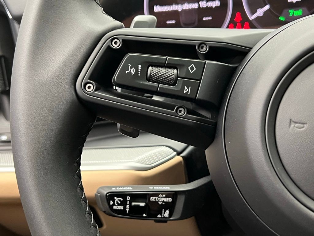 Used 2026 Porsche Cayenne E-Hybrid AWD/4WD image 8