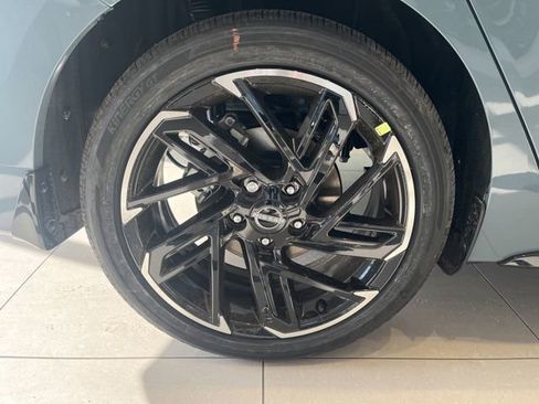 New 2026 Nissan Sentra SR w/ SR Premium Package FWD image 30