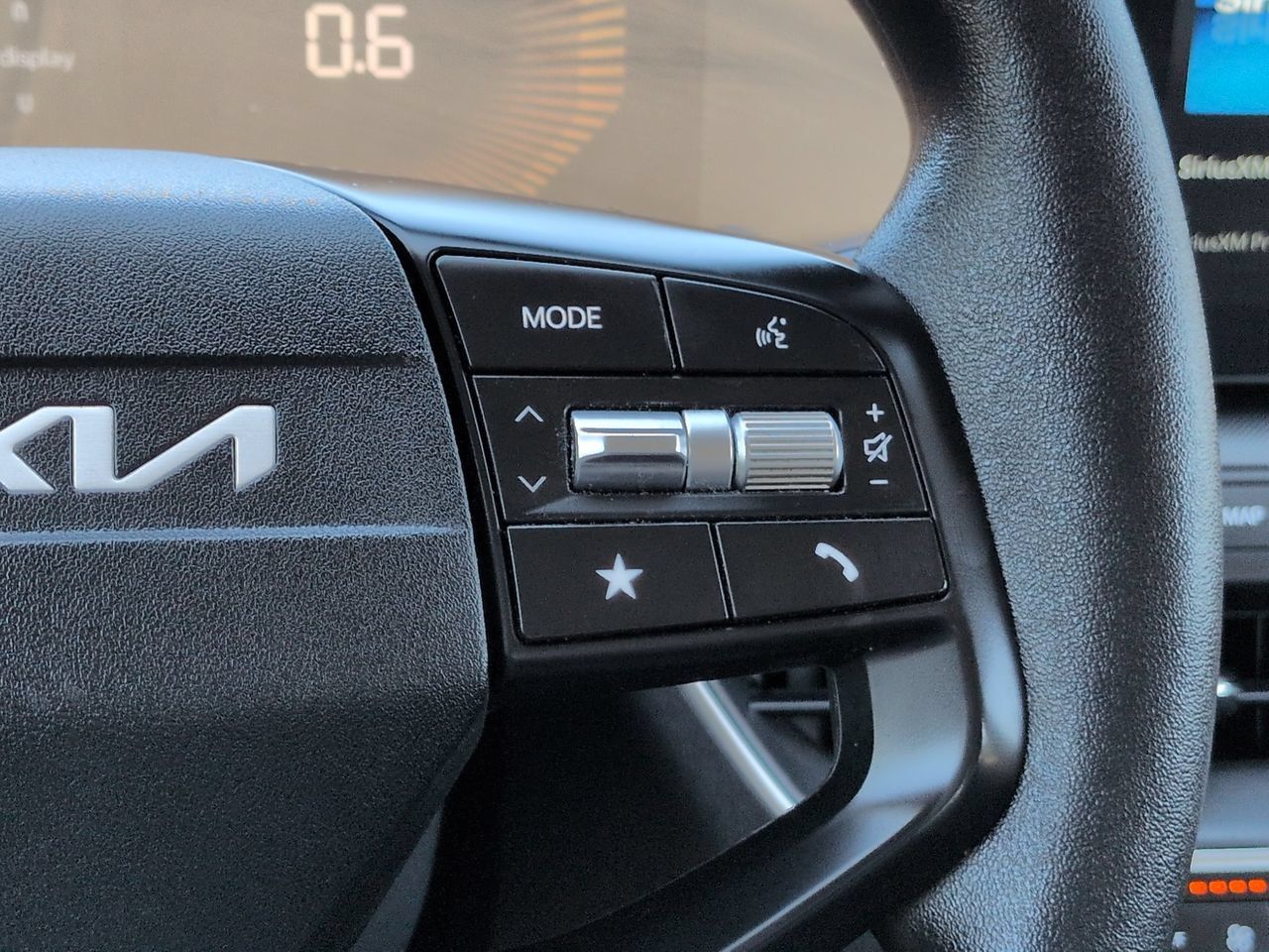 Used 2025 Kia K4 FWD image 23