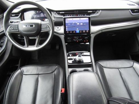 Used 2024 Jeep Grand Cherokee L Limited w/ Luxury Tech Group II image 35