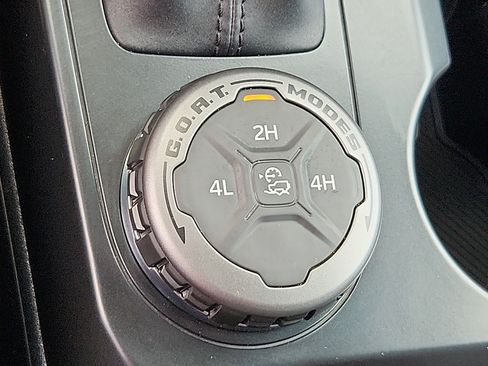 Used 2025 Ford Bronco Outer Banks AWD/4WD image 24