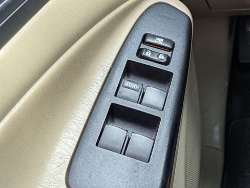 Used 2015 Toyota Tacoma PreRunner w/ SR5 Package image 18