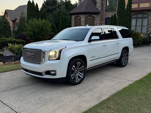 Used 2017 GMC Yukon XL Denali w/ Open Road Package AWD/4WD image 2