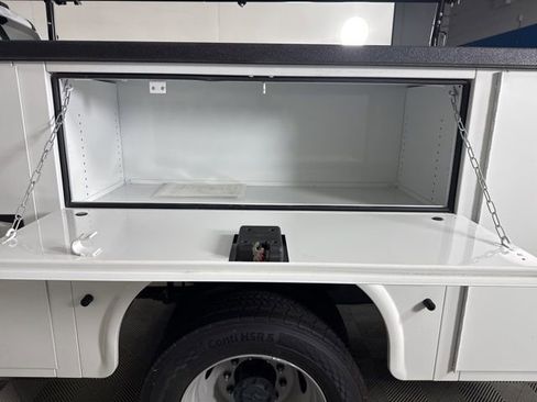 New 2025 Ford F550 4x4 Regular Cab Super Duty image 21