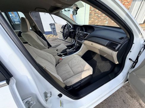Used 2013 Honda Accord LX image 62