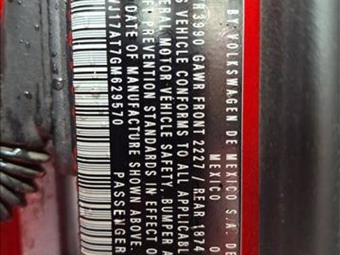 Used 2016 Volkswagen Beetle 1.8T SE w/ Lighting Package image 21