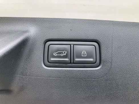 Used 2025 Hyundai Santa Fe SEL FWD image 15