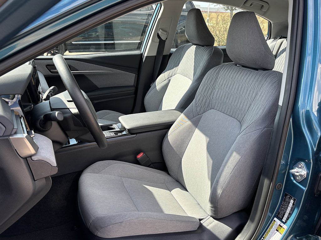 Used 2026 Toyota Camry LE w/ Convenience Package FWD image 12