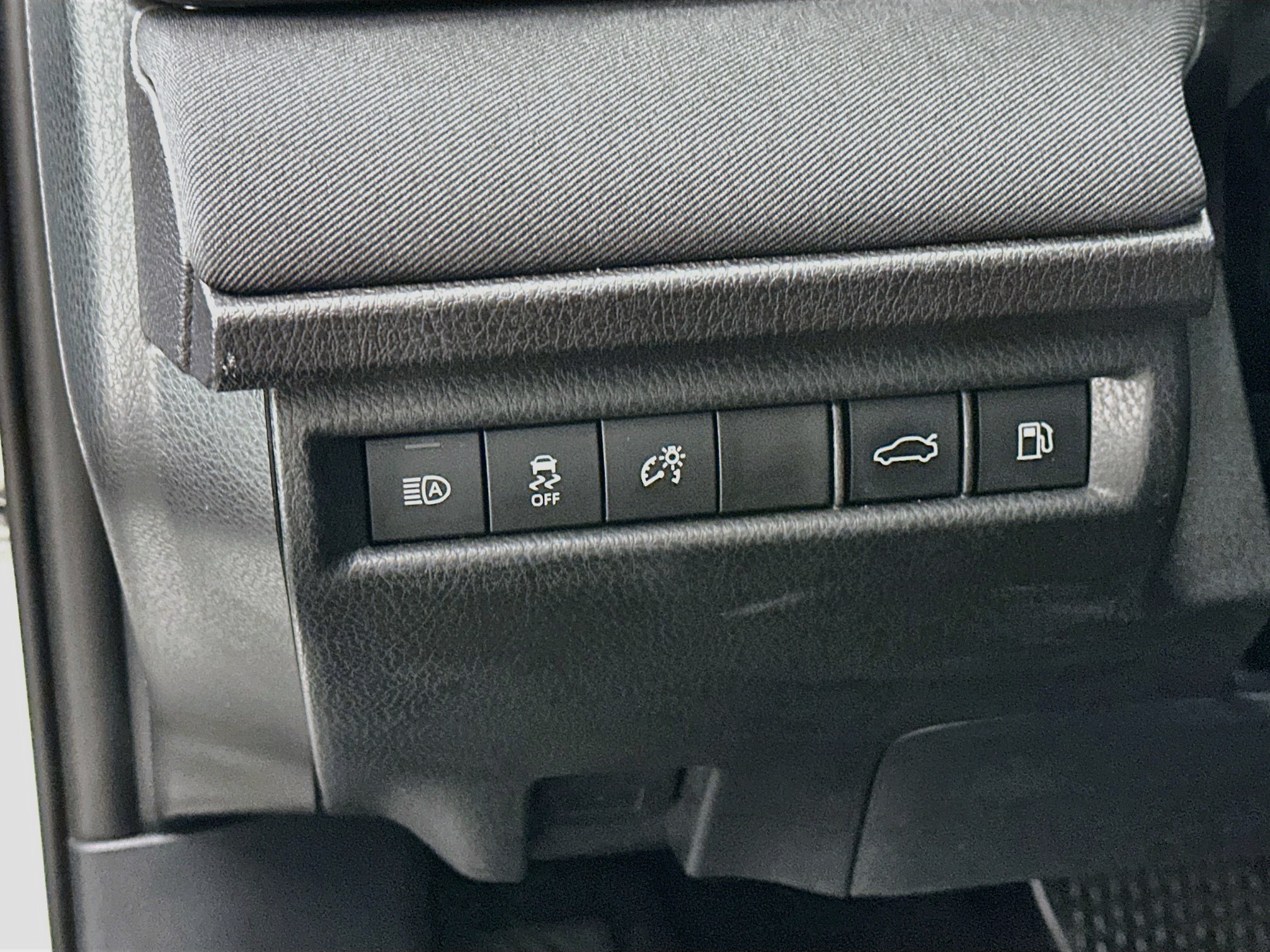 Used 2026 Toyota Camry LE FWD image 17