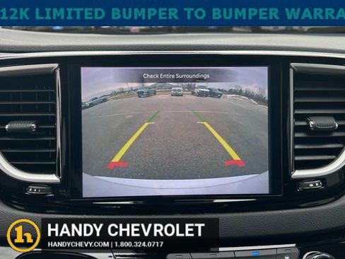 Used 2024 Chrysler Pacifica Touring-L image 37