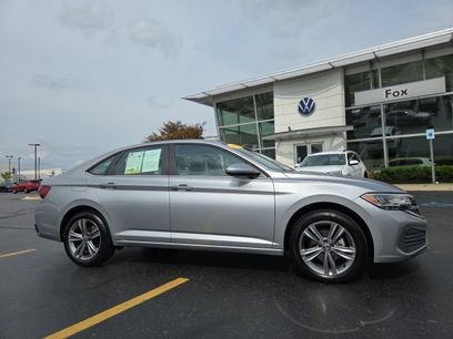 Used 2023 Volkswagen Jetta SE w/ Panoramic Sunroof Package