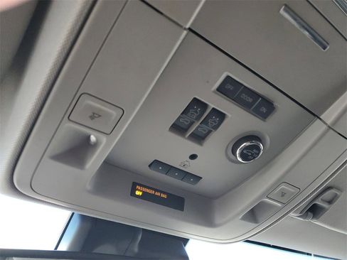 Used 2019 Chevrolet Suburban LT image 19