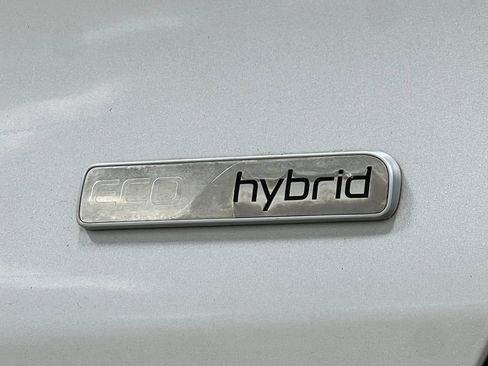 Used 2019 Kia Niro LX FWD image 40