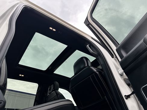 Used 2019 Ford F250 Platinum w/ Platinum Ultimate Package AWD/4WD image 7