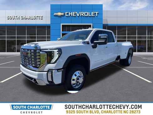 Used 2024 GMC Sierra 3500 Denali w/ Denali Reserve Package AWD/4WD image 1