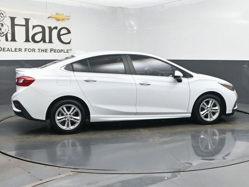 Used 2017 Chevrolet Cruze LT w/ Sun And Sound Package image 33