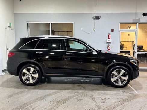 Used 2019 Mercedes-Benz GLC 300 4MATIC image 4