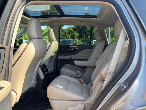 Used 2021 Lincoln Aviator Reserve w/ Equipment Group 201A AWD/4WD image 12