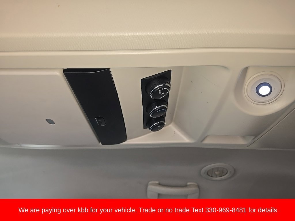 Used 2013 Chrysler Town & Country Touring FWD image 27