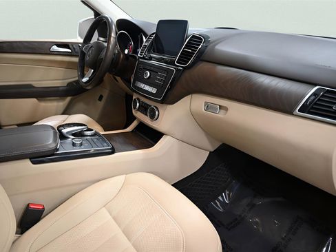 Used 2019 Mercedes-Benz GLE 400 4MATIC w/ Premium 1 Package image 21