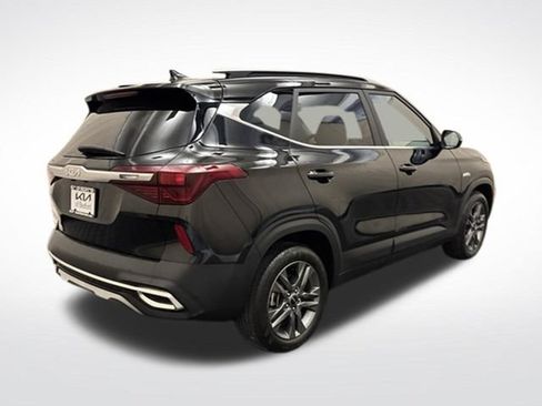 Used 2023 Kia Seltos S w/ Navigation Package AWD/4WD image 5