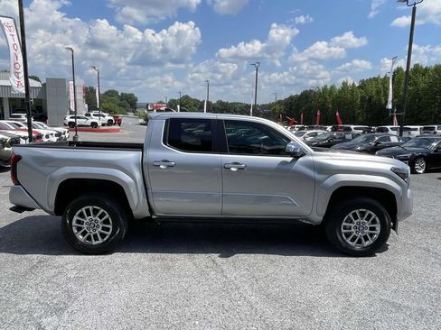 Used 2024 Toyota Tacoma Limited w/ Limited Package (LT) AWD/4WD image 2