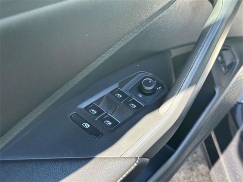 Certified 2022 Volkswagen Jetta S image 12