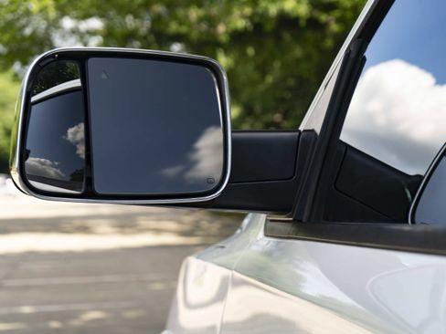 Used 2019 RAM 1500 Laramie AWD/4WD image 12
