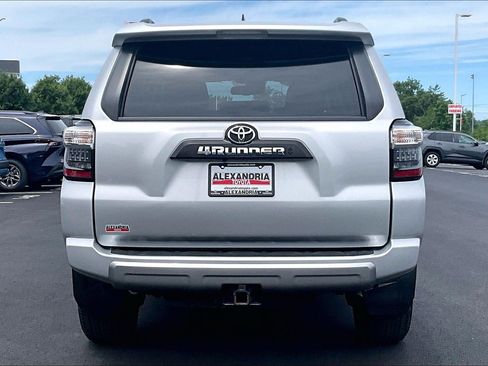 Used 2023 Toyota 4Runner TRD Off-Road Premium AWD/4WD image 4