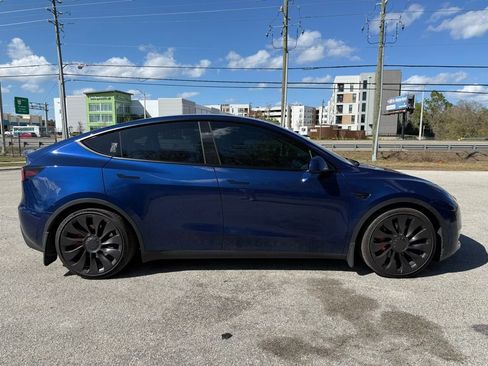 Used 2023 Tesla Model Y Performance image 8