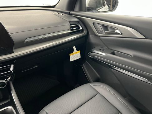 New 2026 Chevrolet Traverse LT w/ Enhanced Driving Package image 11