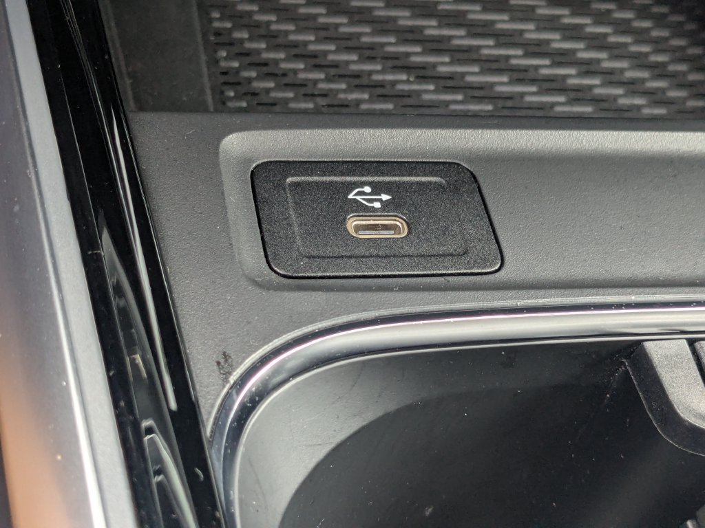Used 2024 Mercedes-Benz GLB 250 image 8