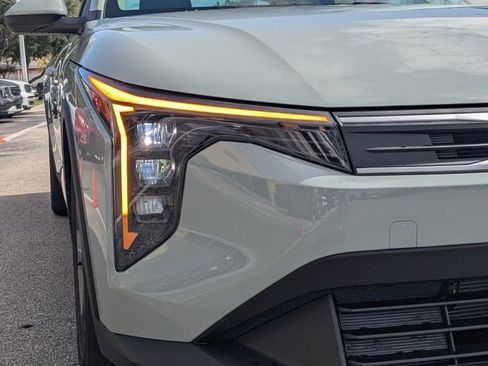New 2026 Kia K4 FWD image 9