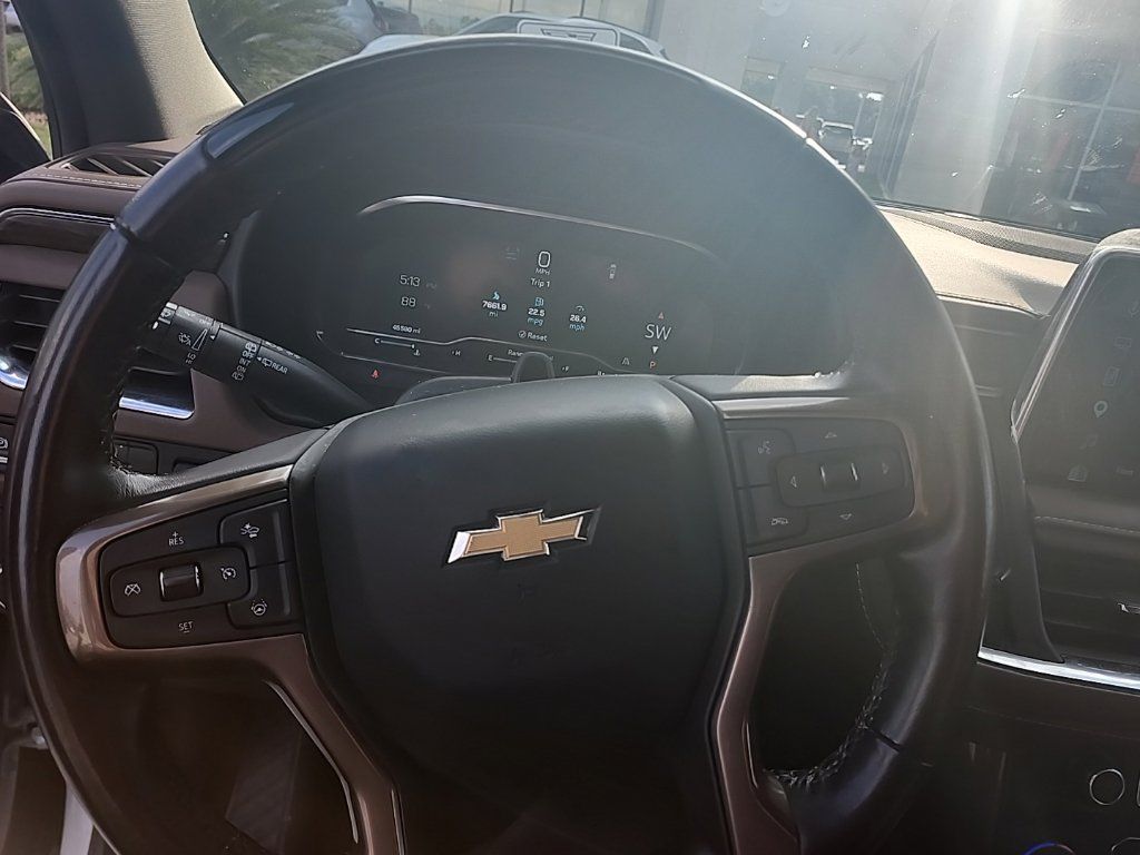 Used 2024 Chevrolet Suburban High Country w/ Advanced Technology Package RWD image 12