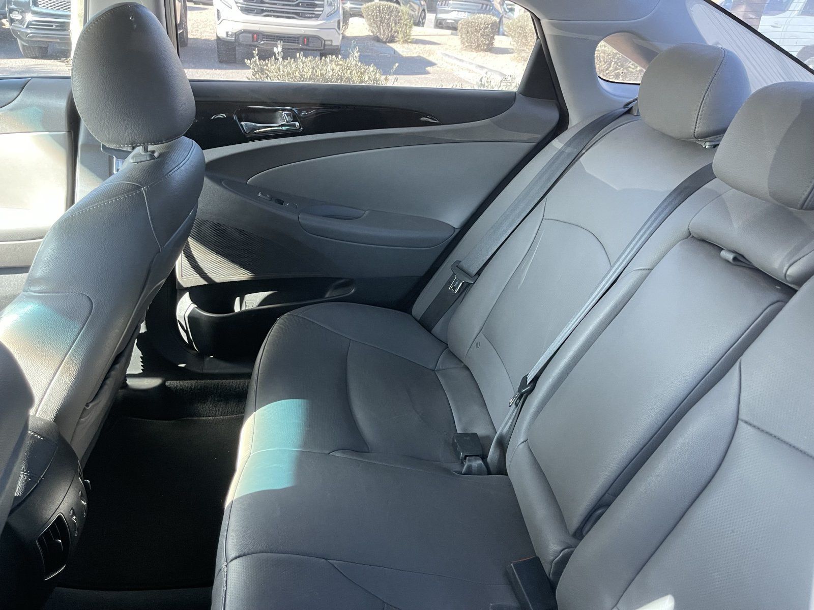 Used 2013 Hyundai Sonata Limited w/ Premium Pkg FWD image 9
