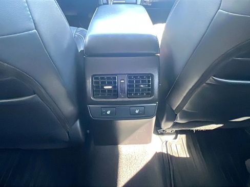 Used 2017 Subaru Outback 2.5i Limited image 18