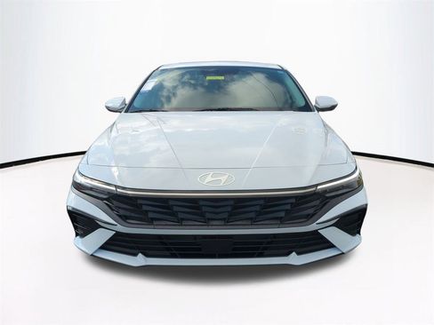 New 2026 Hyundai Elantra Limited image 3