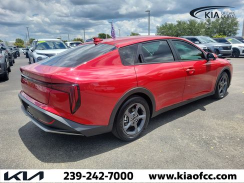 Certified 2025 Kia K4 FWD image 9