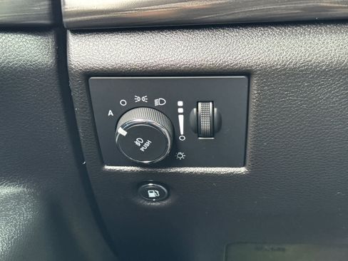 Used 2022 Jeep Grand Cherokee Laredo X image 21