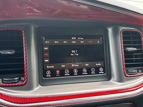 Used 2019 Dodge Charger SXT w/ Leather Interior Group RWD image 16