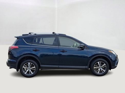 Used 2018 Toyota RAV4 XLE w/ Plus Extra Value Package AWD/4WD image 7