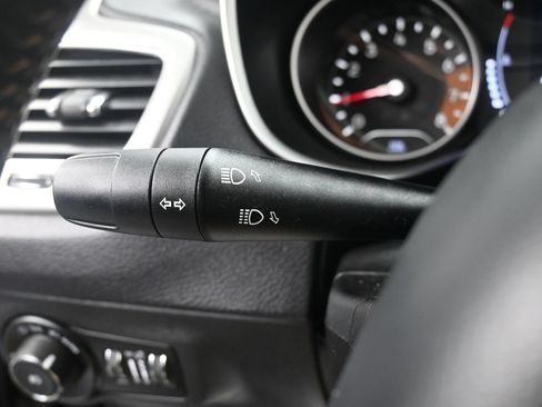 Used 2018 Jeep Compass Latitude AWD/4WD image 25