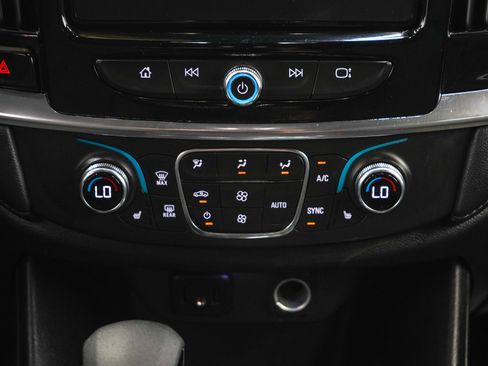 Used 2023 Chevrolet Traverse LT AWD/4WD image 20