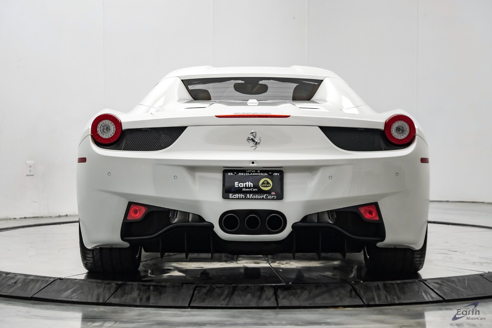 Used 2015 Ferrari 458 Spider RWD image 16