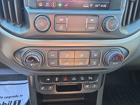 Used 2022 Chevrolet Colorado Z71 AWD/4WD image 25
