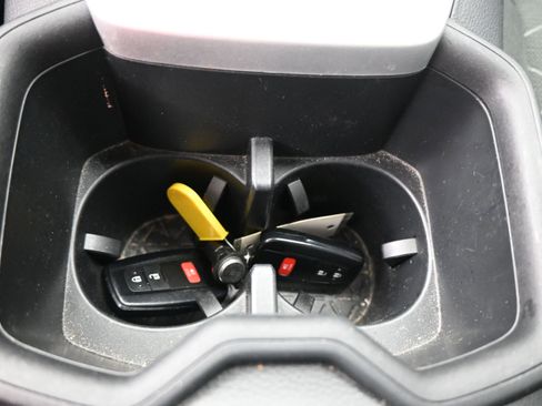 Used 2022 Toyota RAV4 XLE FWD image 16