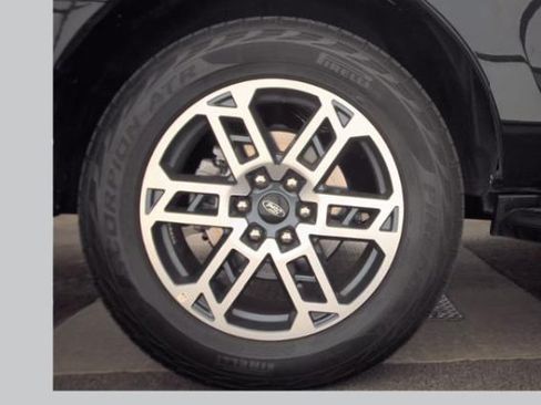Used 2025 Ford Expedition Active AWD/4WD image 13