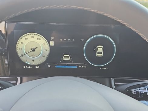 Used 2025 Hyundai Elantra SEL image 19